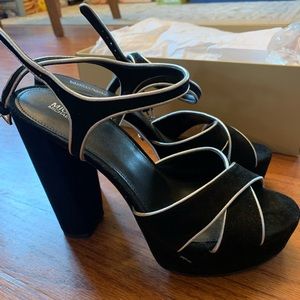 MK Michael Kors sandals like new 8.5m